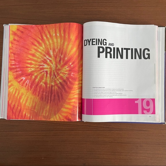 -DELETE- TEXTILES 11th edition hardcover Fashion Textbook - Picture 6 of 16